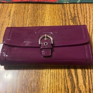 COACH Soho Patent Buckle Slim Envelope (Plum)